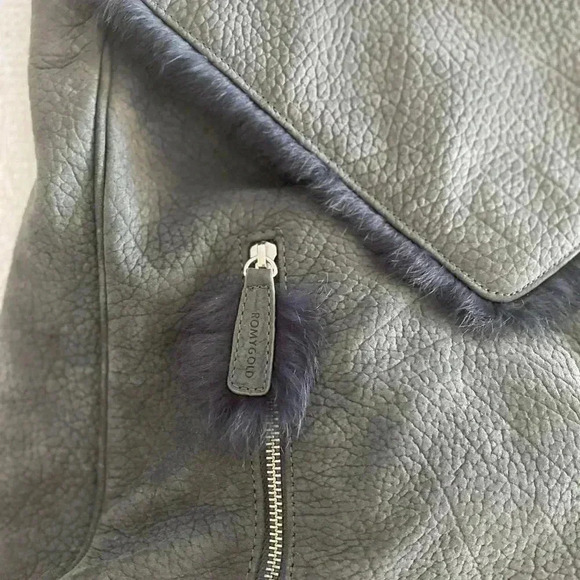 RomyGold Gray Leather Handbag With Gray Fur Trim - Picture 3 of 14